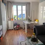 Cosy Studio Eiffel Tower